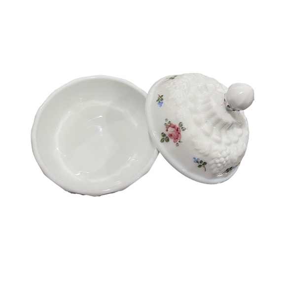 Vintage Westmoreland White Milk Glass Candy Dish with Flowers and Grapes - Picture 3 of 5